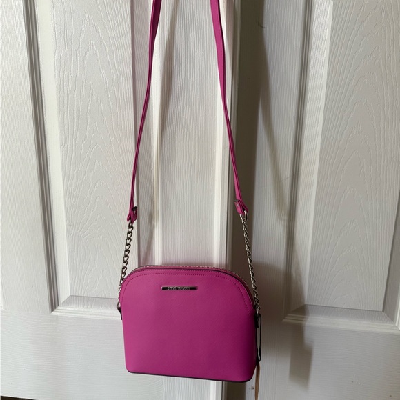 New with tags Steve Madden Pink Crossbody Bag with Silver chain - Picture 2 of 6